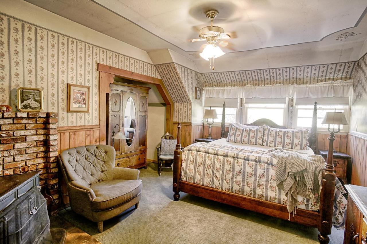 Bed and Breakfast Gold Mountain Manor Velké Medvědí jezero Exteriér fotografie