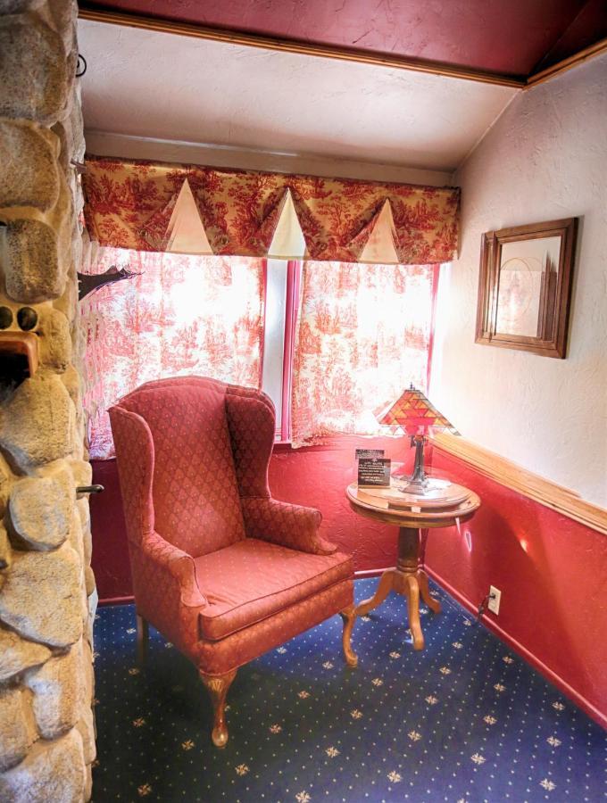 Bed and Breakfast Gold Mountain Manor Velké Medvědí jezero Exteriér fotografie